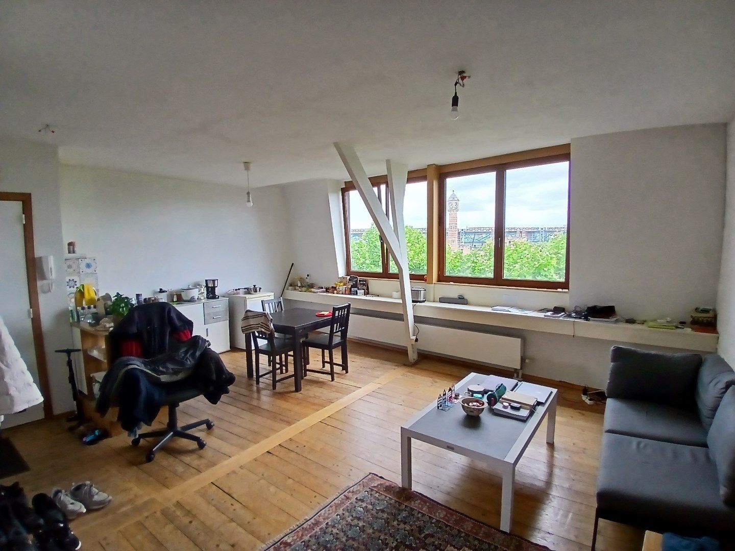 1-slpk appartement aan het station Gent-Sint-Pieters foto {{pictureIndex}}