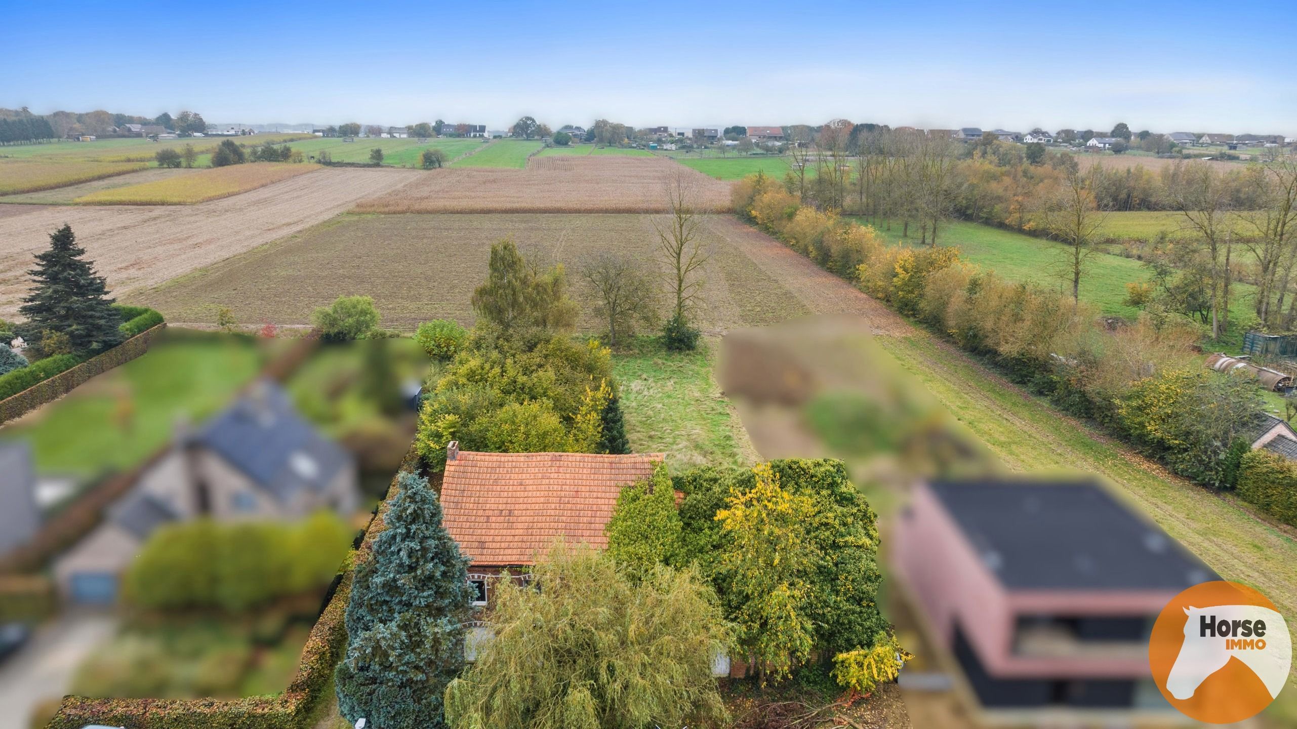 Hoofdfoto van de publicatie: Hoeve met schuur en aanpalend weiland op 93a