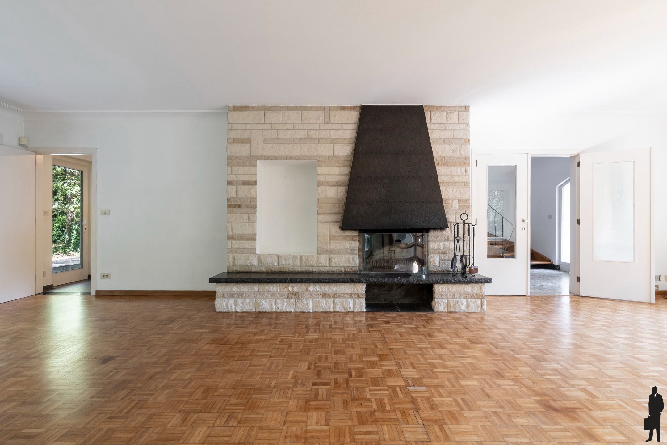 Rietgedekte villa op ca. 3.350 m² met optimale privacy foto 9