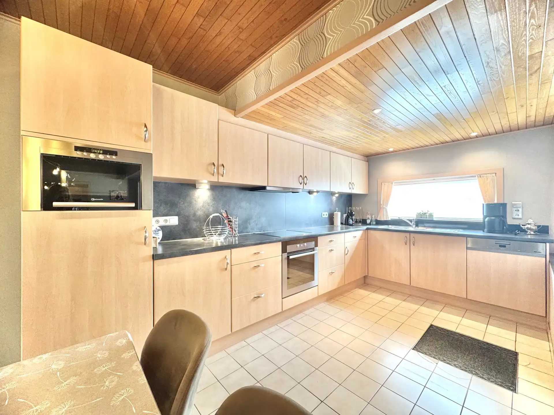 HALFOPEN WONING | 4 KAMERS | TUIN | GARAGE | 720 M² foto 13