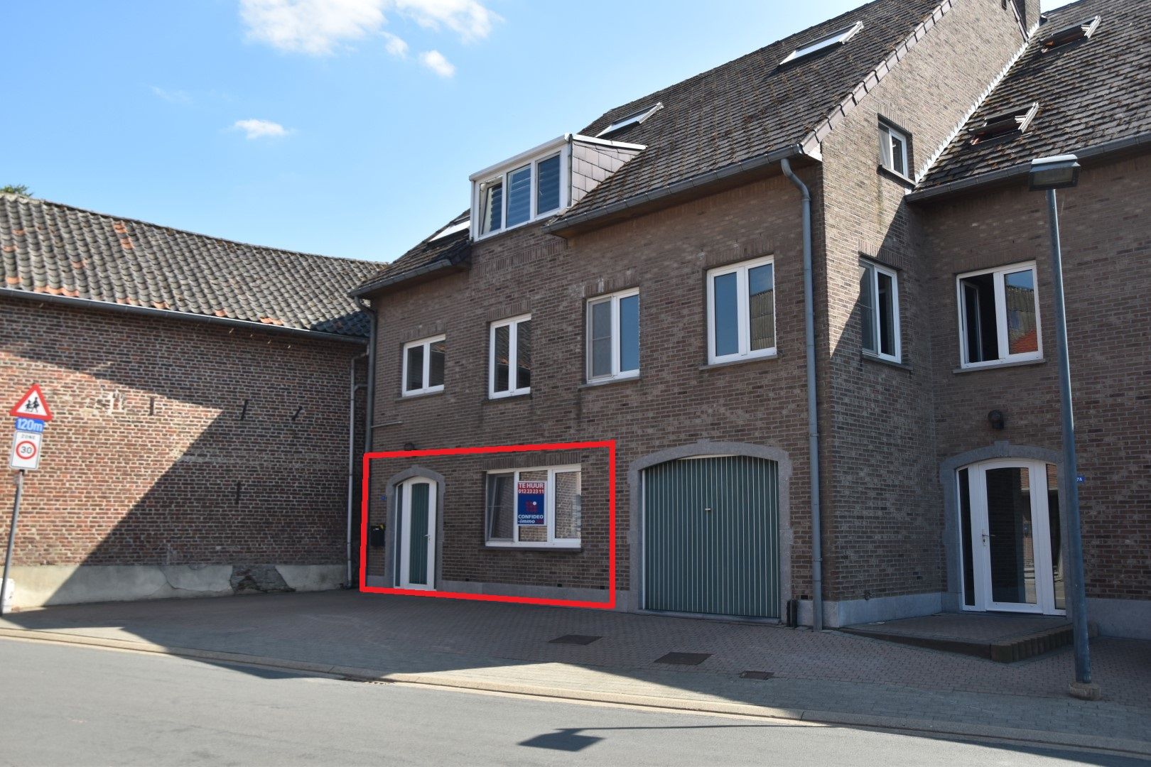 Gelijkvloers appartement met één slaapkamer foto {{pictureIndex}}
