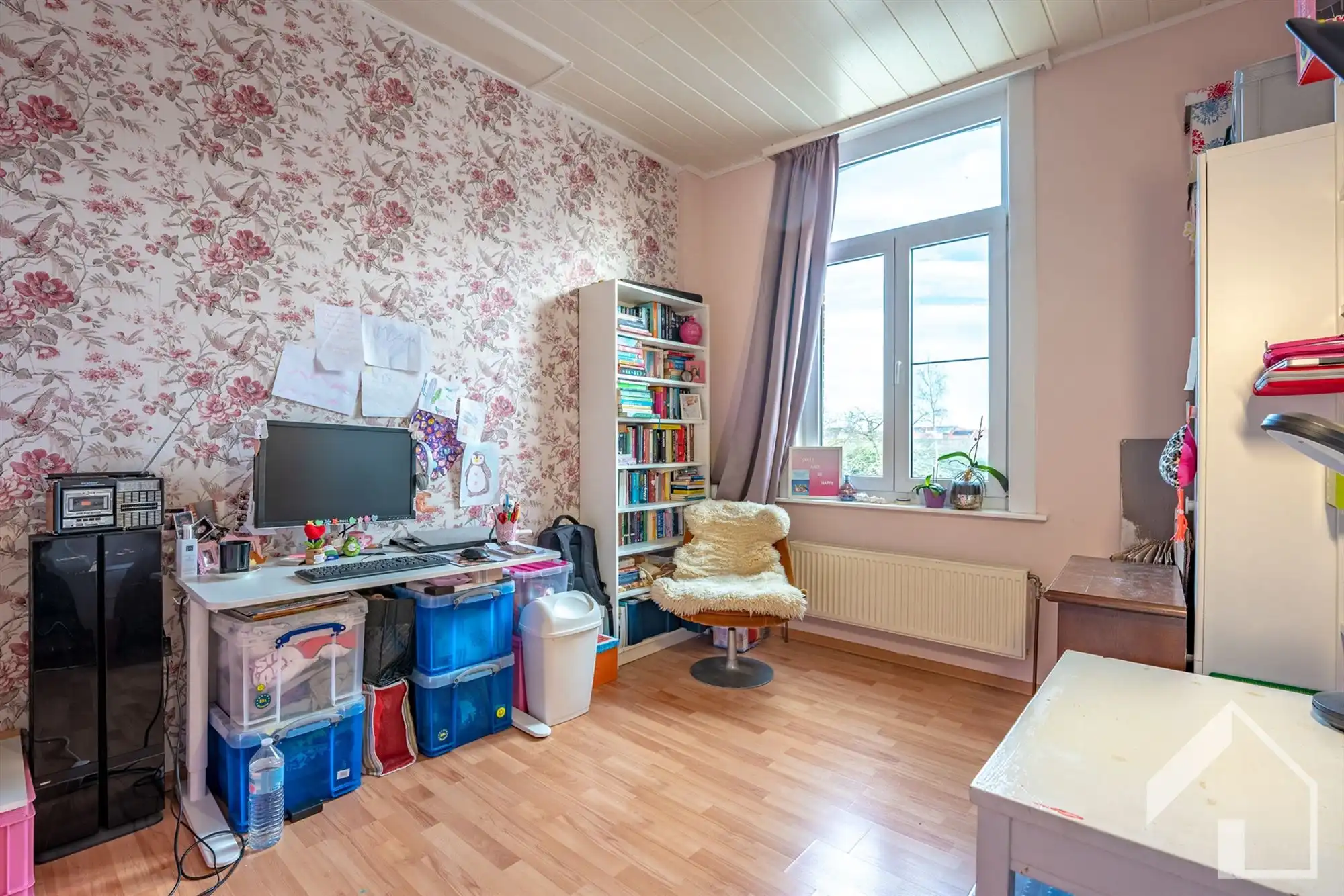 Ruime woning met 4 slaapkamers in rustige straat foto 9