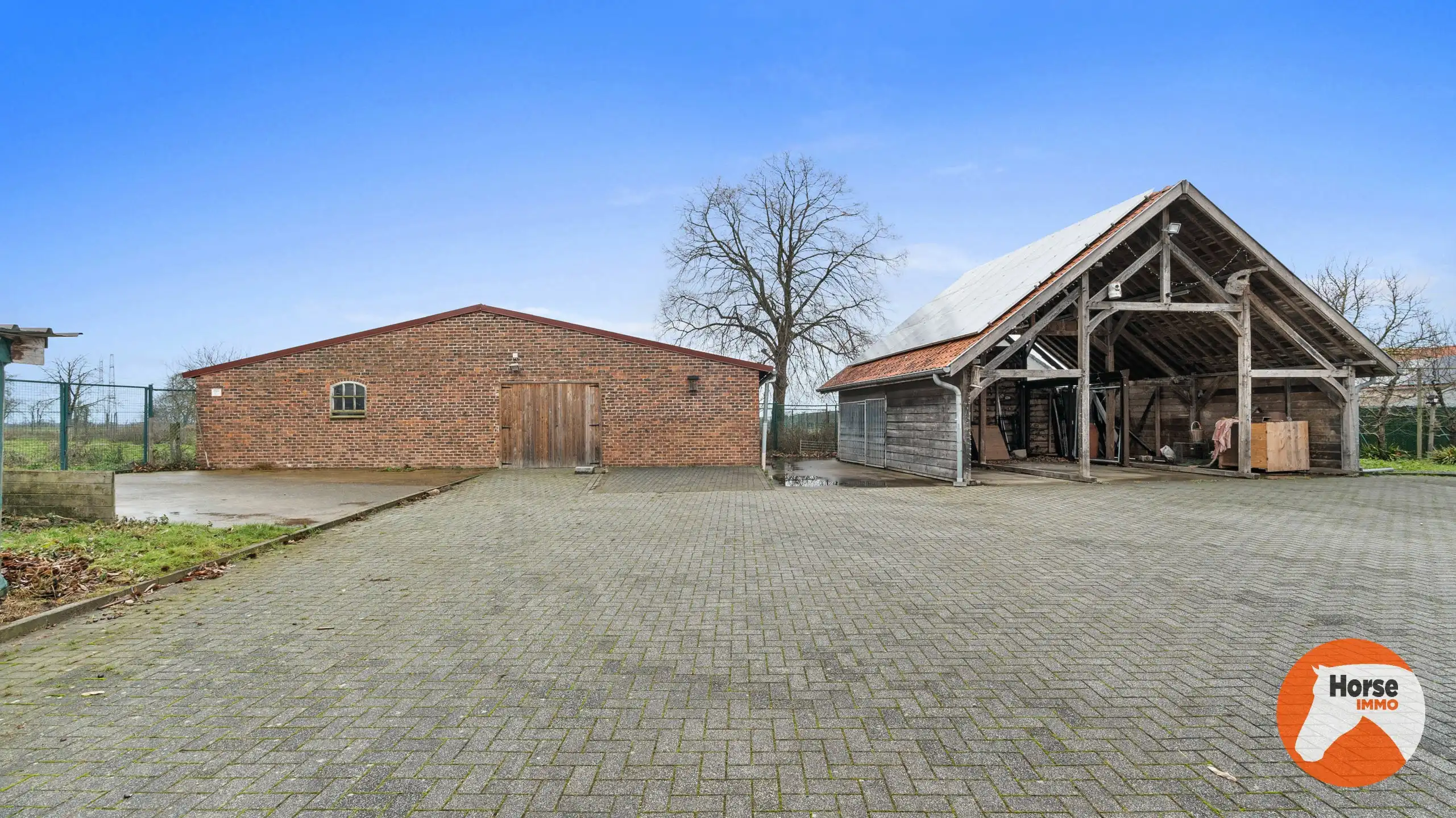 BILZEN - Charmante vierkantshoeve met werkplaats foto 5