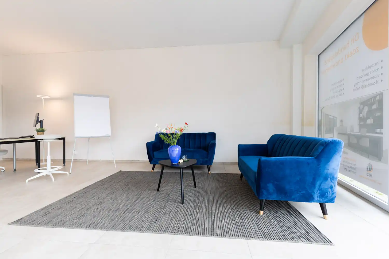 Instapklaar handelspand met vitrine op hoeklocatie – ideaal voor praktijk, kantoor, winkelruimte of investering (55 m²) foto 4