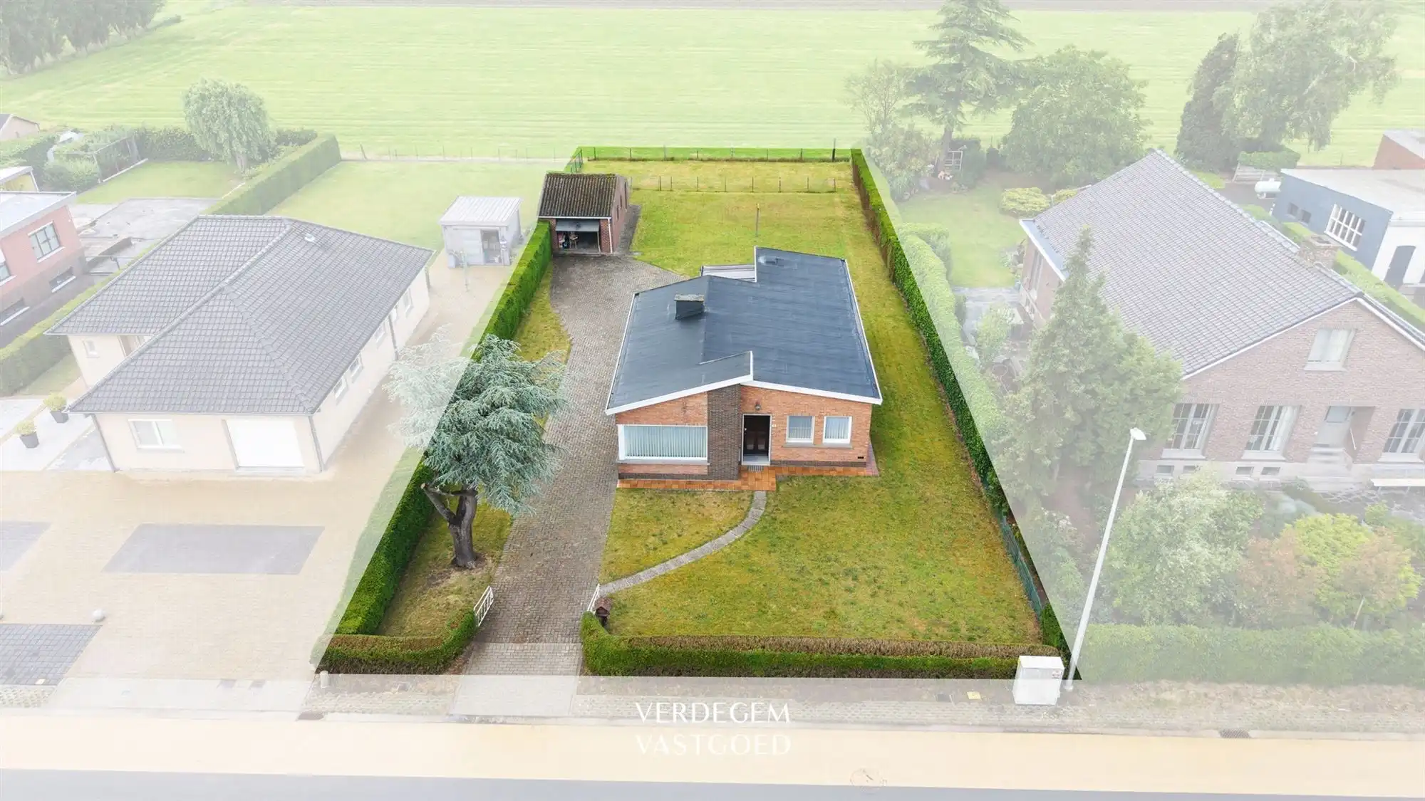 Jaren '60 bungalow op een fijne locatie tussen groen en ruimte foto 2