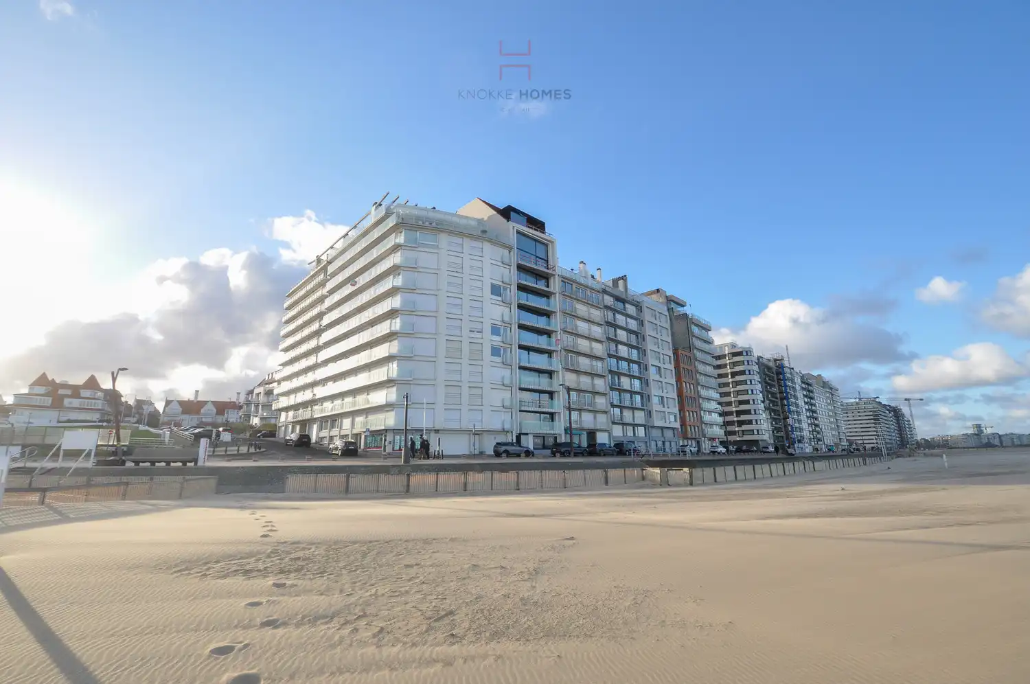 Uitzonderlijk nieuwbouw appartement bij de zeilclub RBSC in Duinbergen foto {{pictureIndex}}