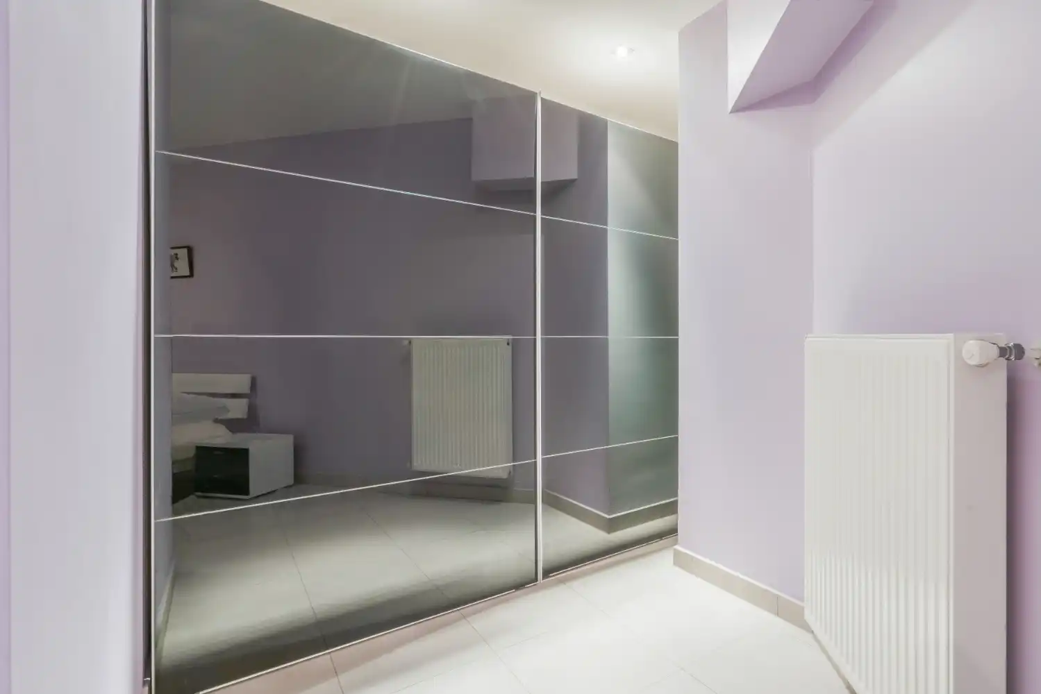 Ruim gelijkvloers appartement met drie slaapkamers en twee badkamers. In het centrum en dichtbij de Dijk en het strand van Blankenberge. Dit appartement wordt gemeubeld verhuurd. foto 12