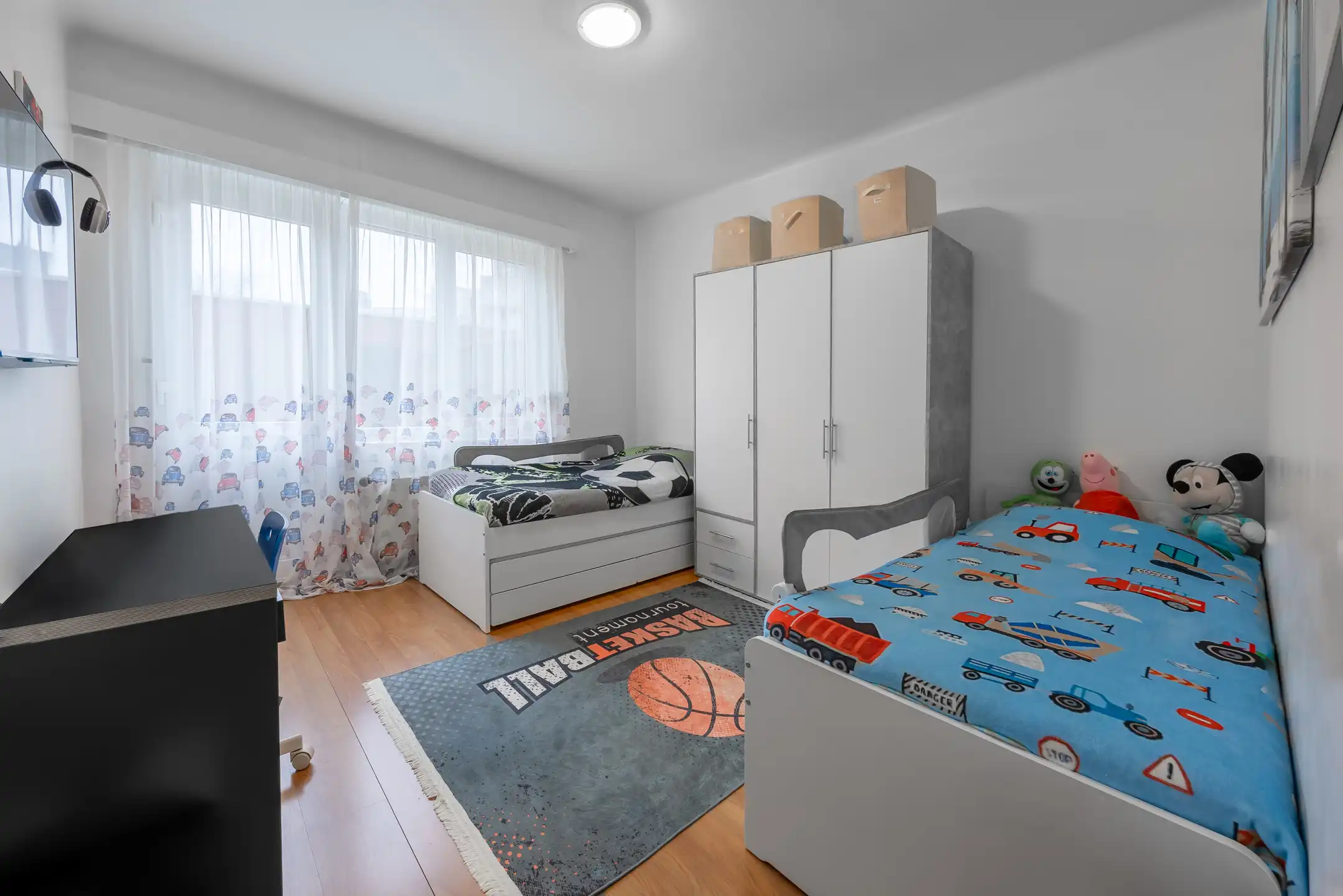 Zeer mooi gelijkvloers appartement met 2 slpk, tuin en grote garage foto 14