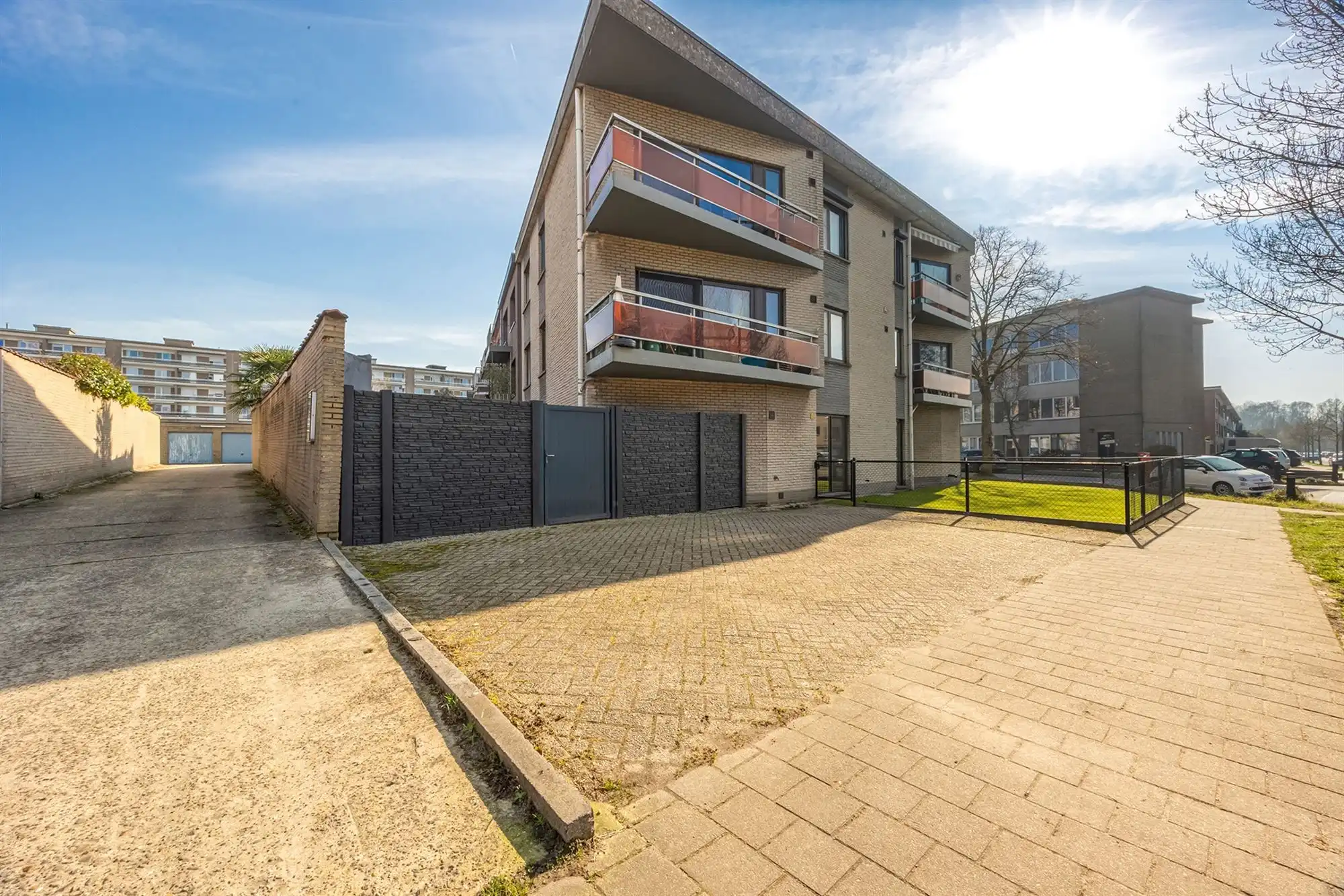 Op te frissen éénslaapkamerappartement met terras  foto 10