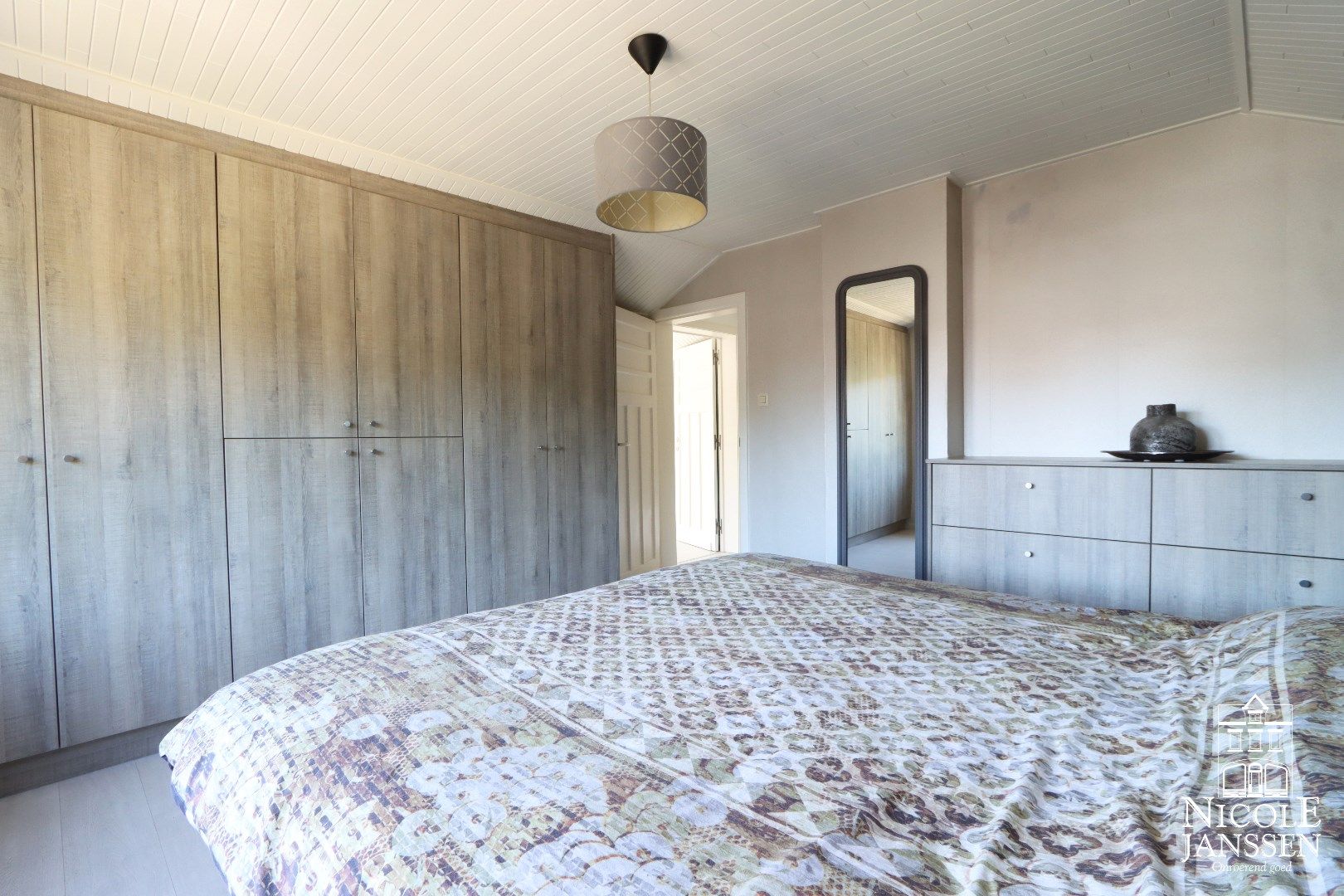 Compleet gerenoveerde charmante gezinswoning met tuin foto 14