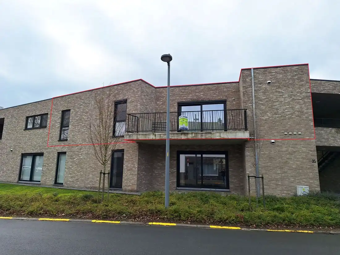 Modern instapklaar appartement te Koersel centrum foto {{pictureIndex}}