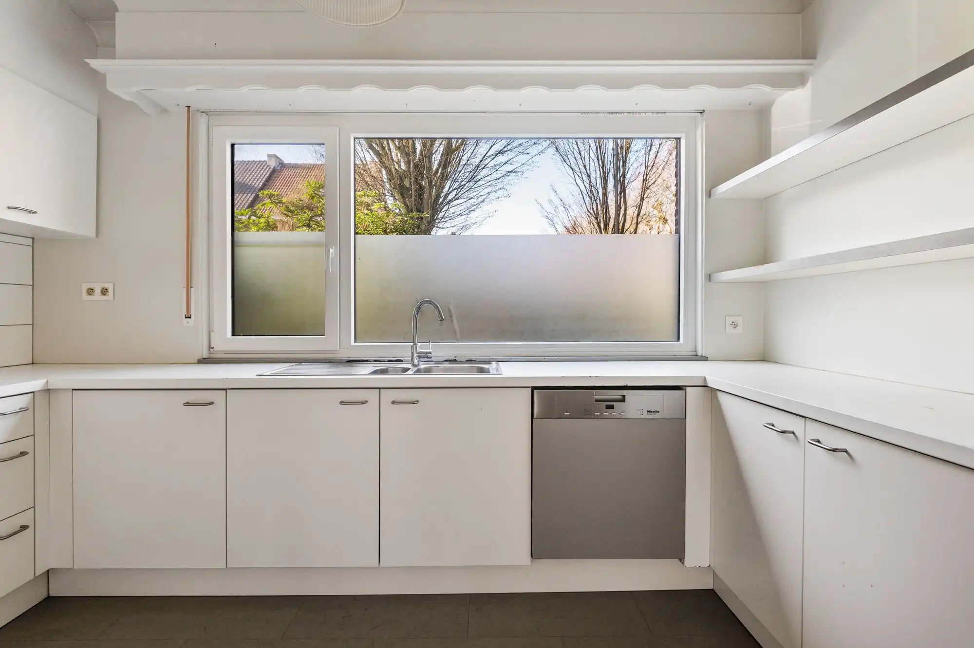 Ruime halfopen gezinswoning met 5 slaapkamers, zonnige tuin en garage in Brasschaat! foto 7