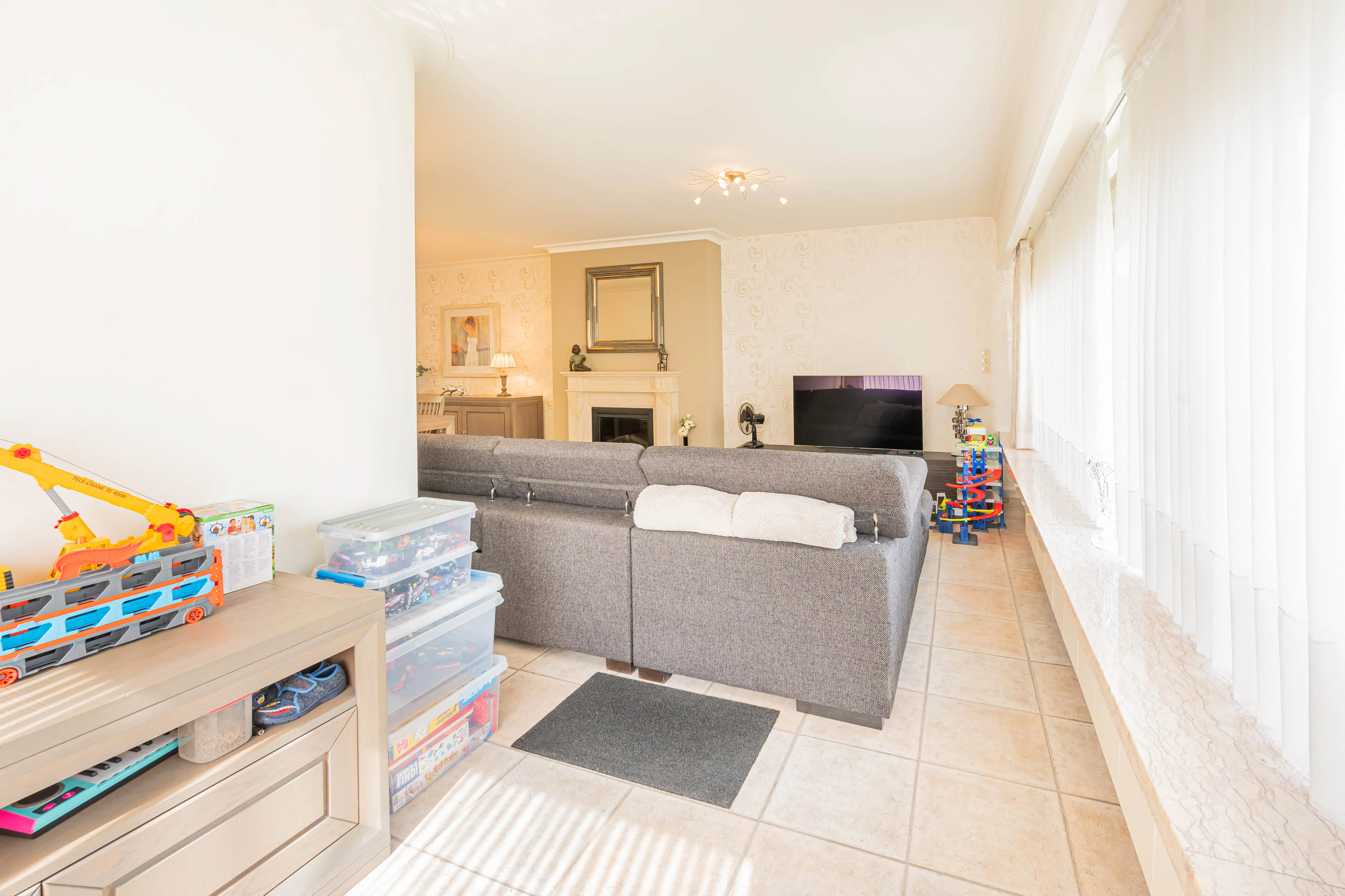 Kwalitatieve woning met 3 autostaanplaatsen in de garage! foto 7