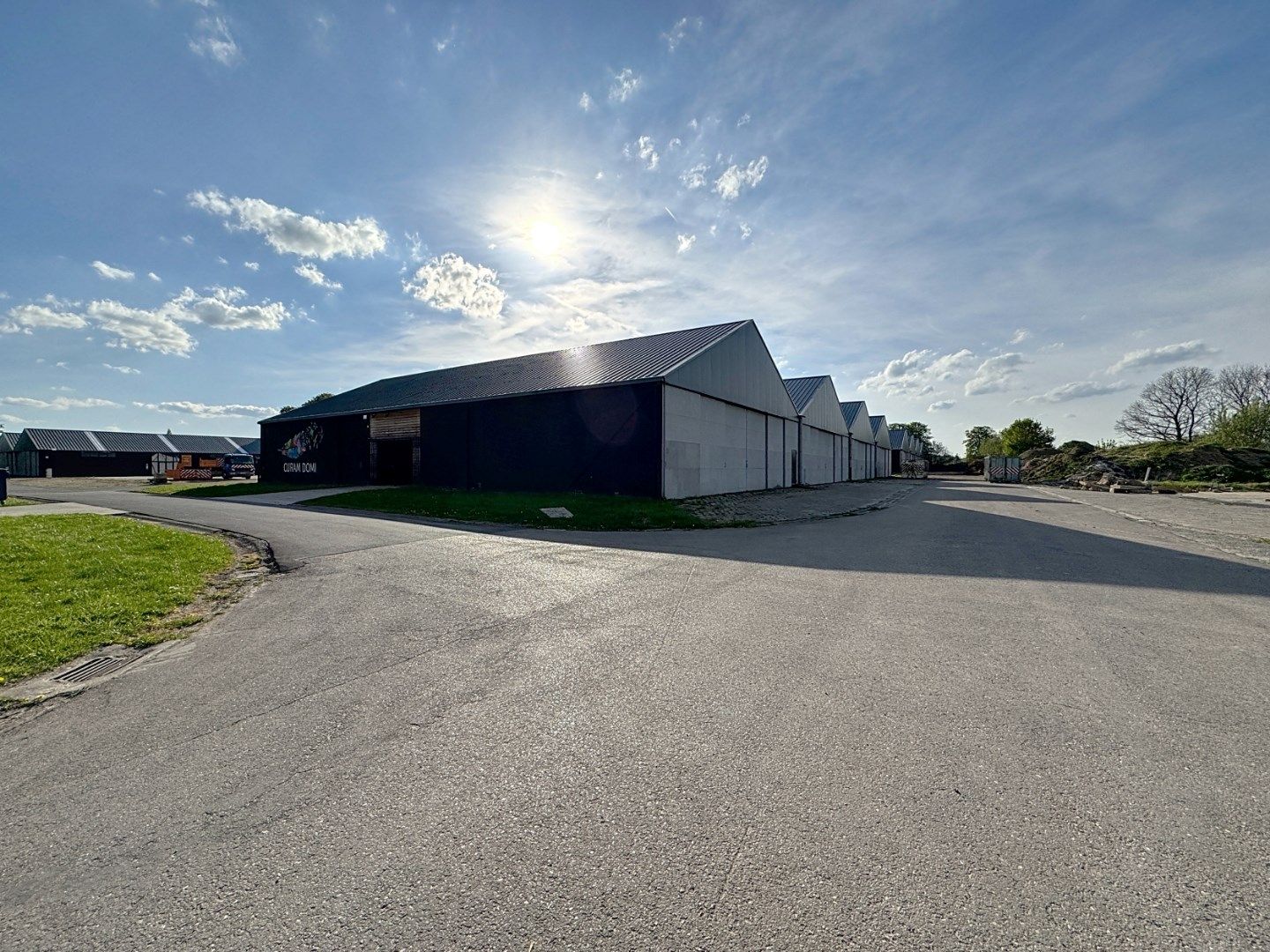 Compartimenteerbare loods van 2.300m² op 56 are! foto 2
