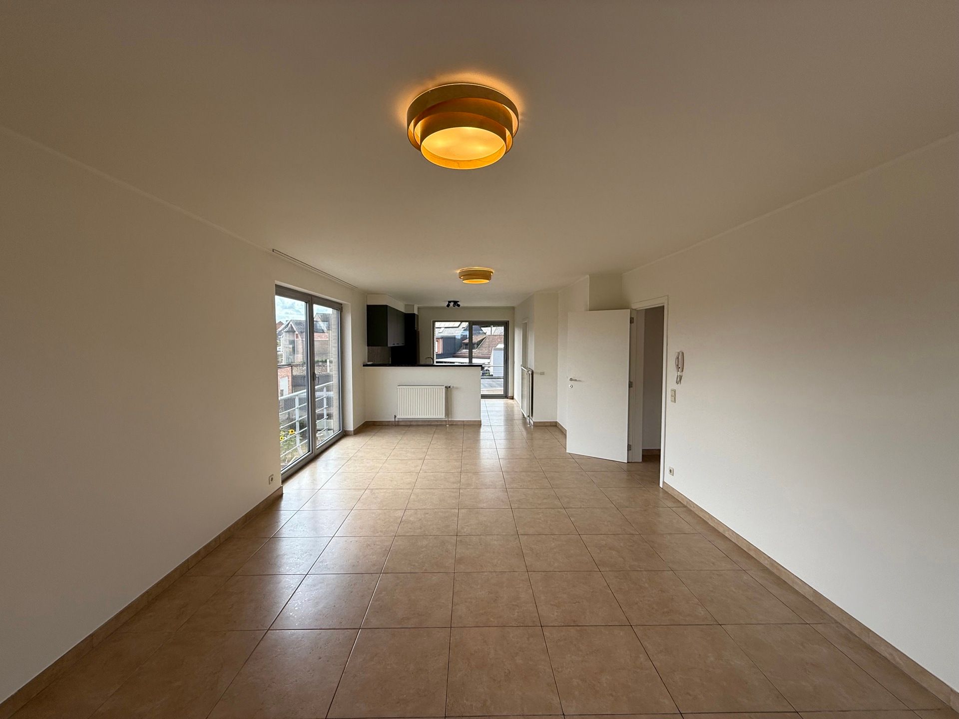 HAALTERT - Ruim appartement mét garage vlakbij de dorpskern. foto 3