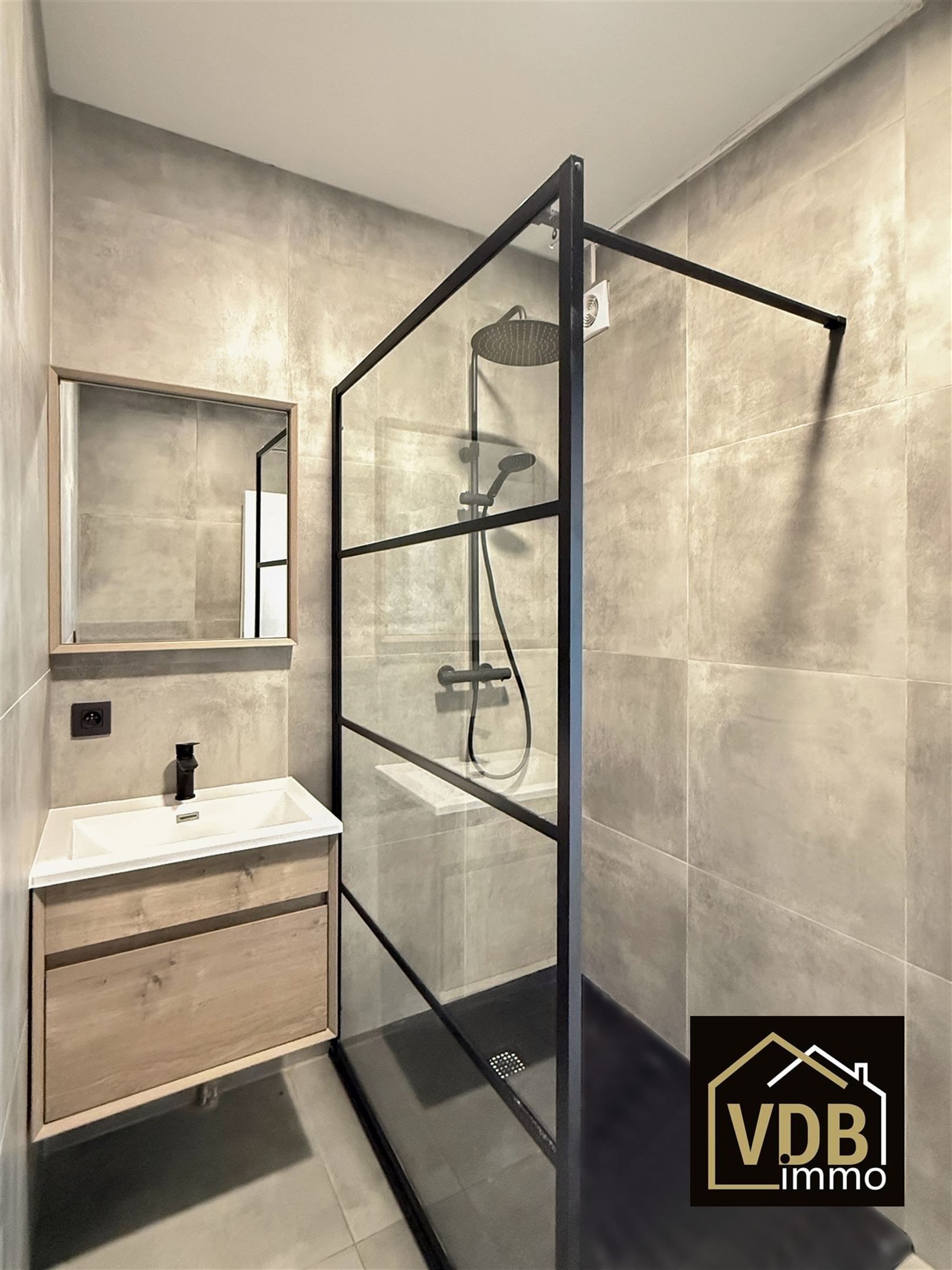 GERENOVEERD APPARTEMENT - 2 SLAAPKAMERS foto 28