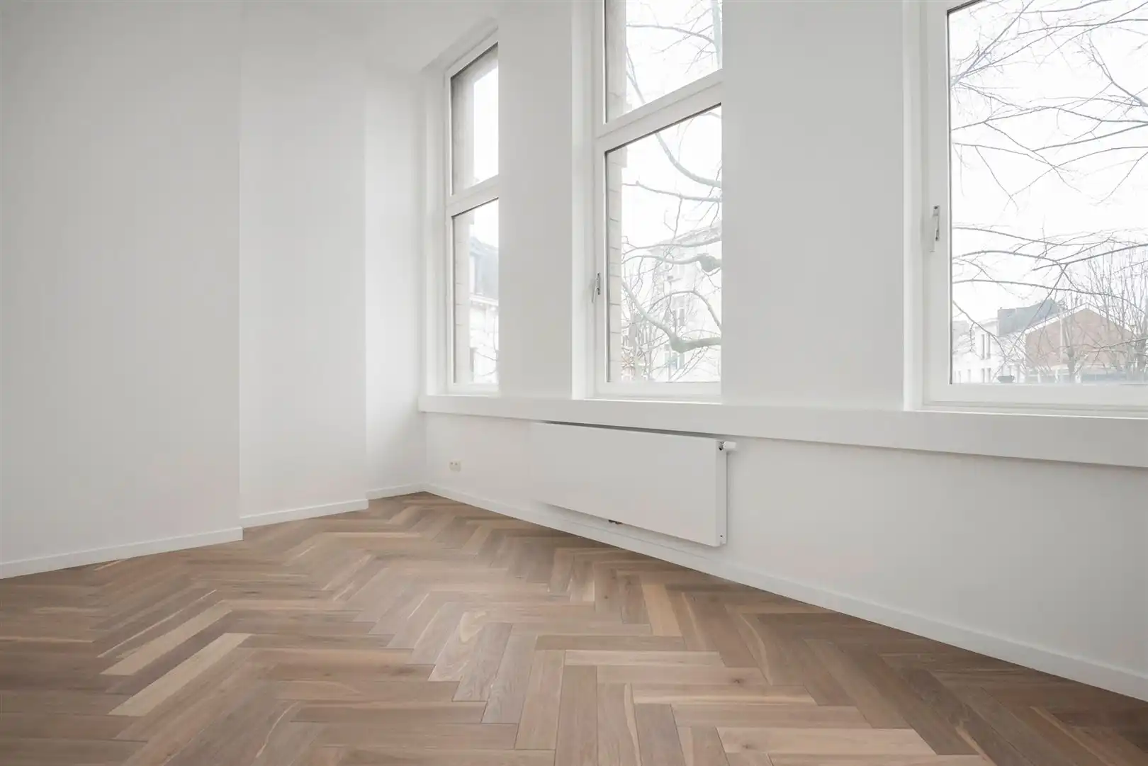 Majestueus burgerhuis met studio foto 19