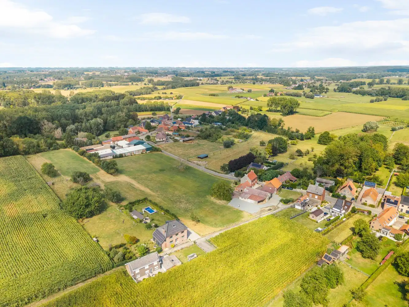 UNIEKE LANDELIJKE EIGENDOM MET WONING, STALLEN EN 15.380 M² GROND – EEN OASE VAN RUST EN RUIMTE IN PAJOTTEGEM foto 6