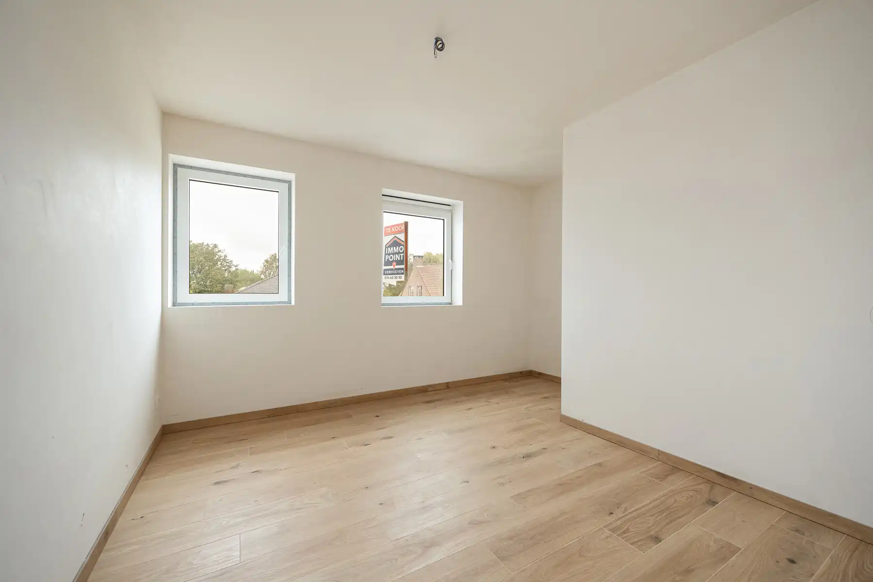 Woning met 4 slaapkamers en fietsenberging/carport op perceel van ca 327m² foto 10