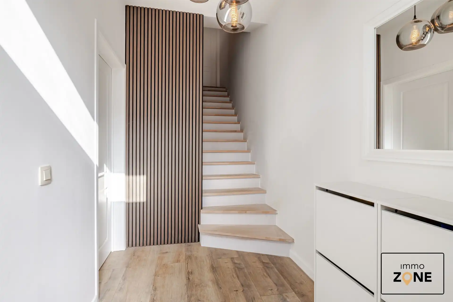 Karaktervolle handelswoning met ruim appartement in Hamme! foto 5