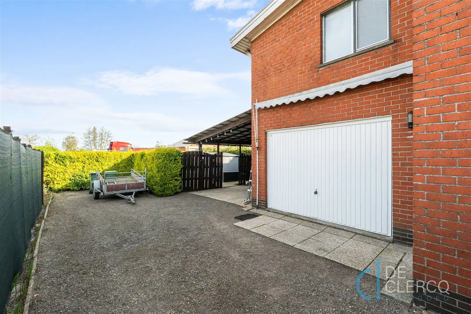 Halfopen woning met garage én grote oprit te koop Lochristi foto 13