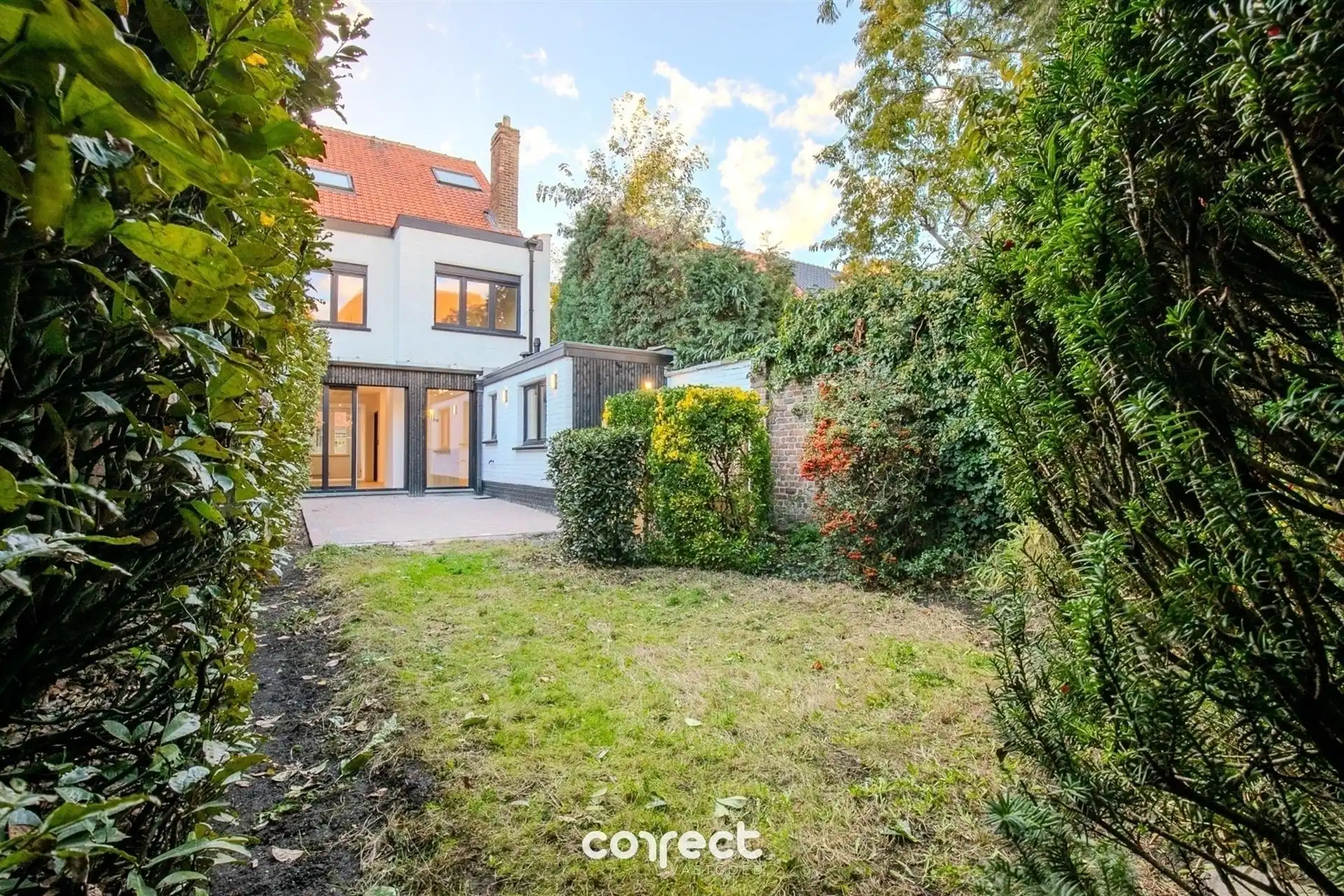 Prachtig gerenoveerde stadswoning met tuin foto 14