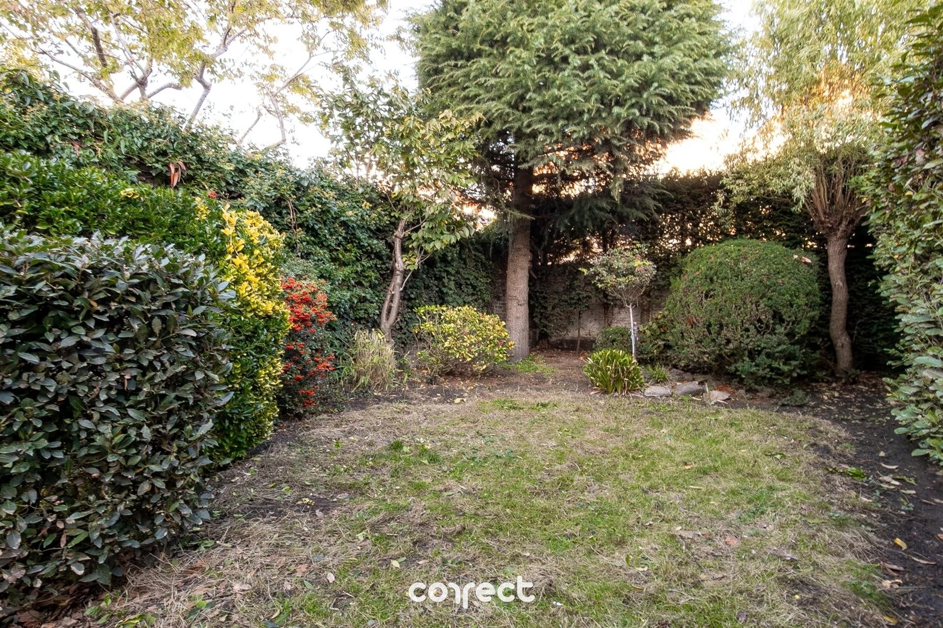 Prachtig gerenoveerde stadswoning met tuin foto 14