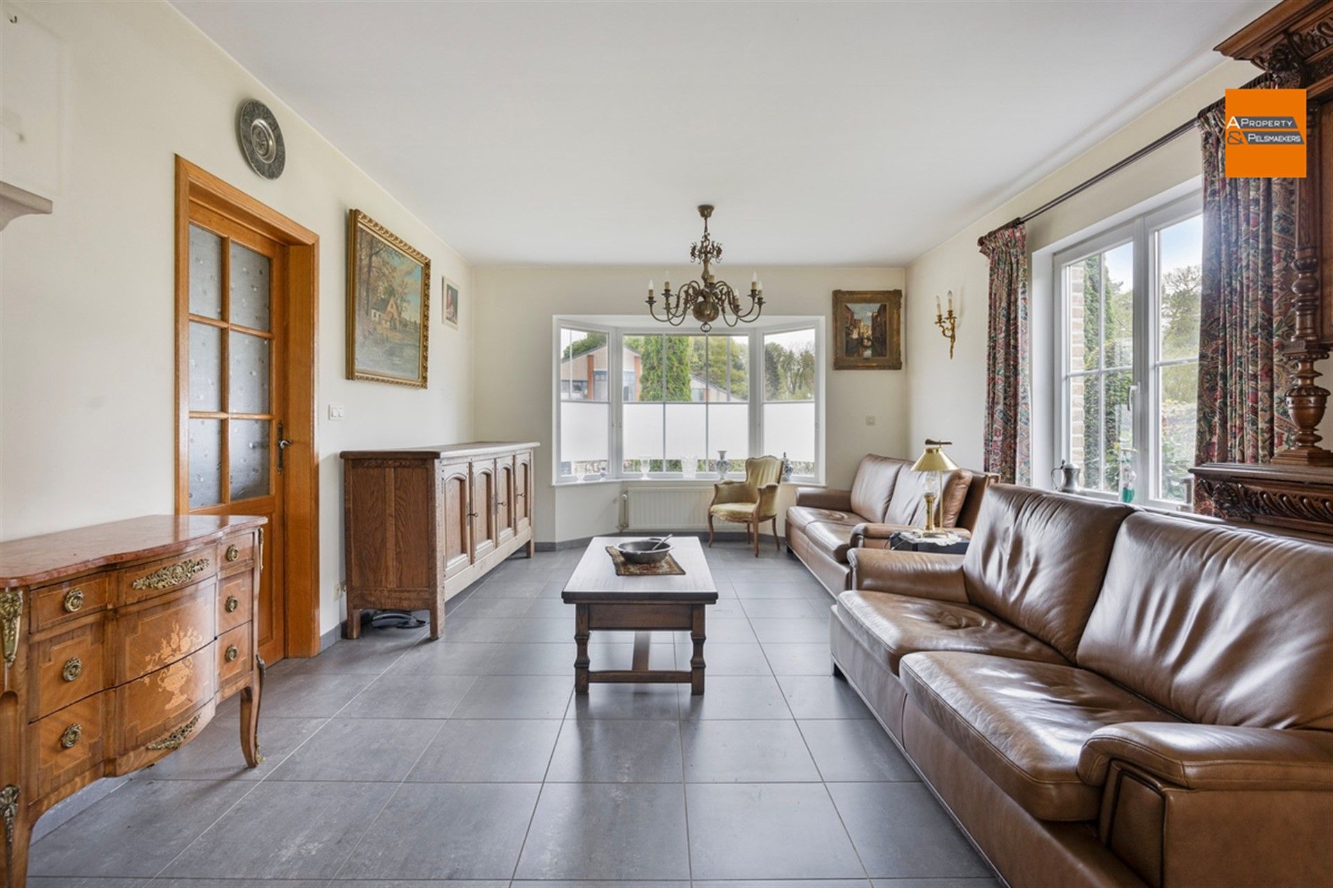 Ruime villa foto 5
