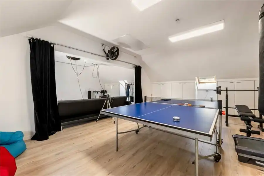 RUIME GERENOVEERDE WONING OP EEN ZEER GOEDE LOCATIE foto 29