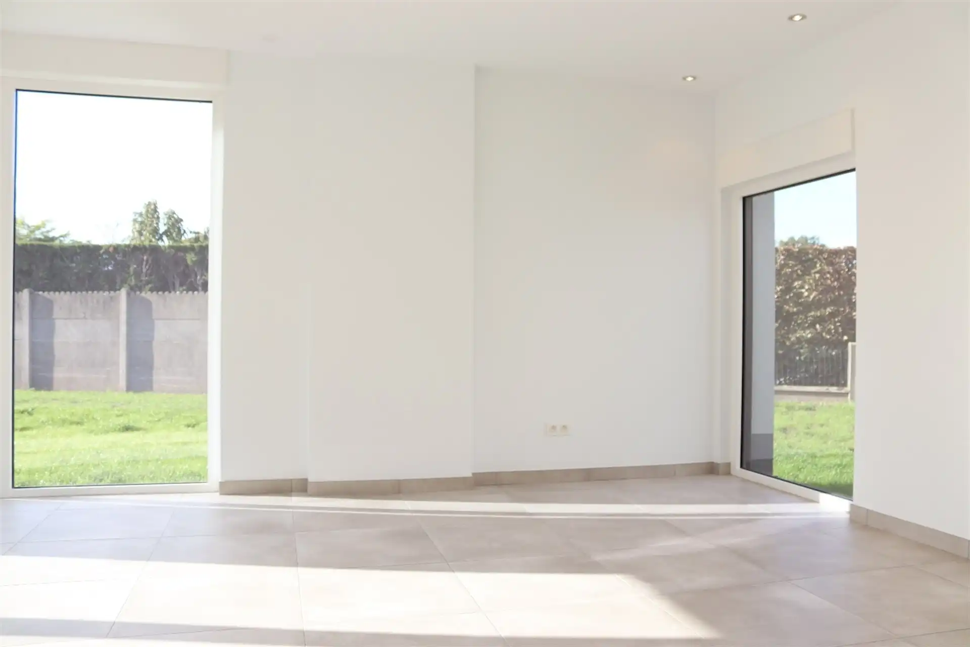 Gunstig gelegen ruime woning met garage en tuin.  foto 3