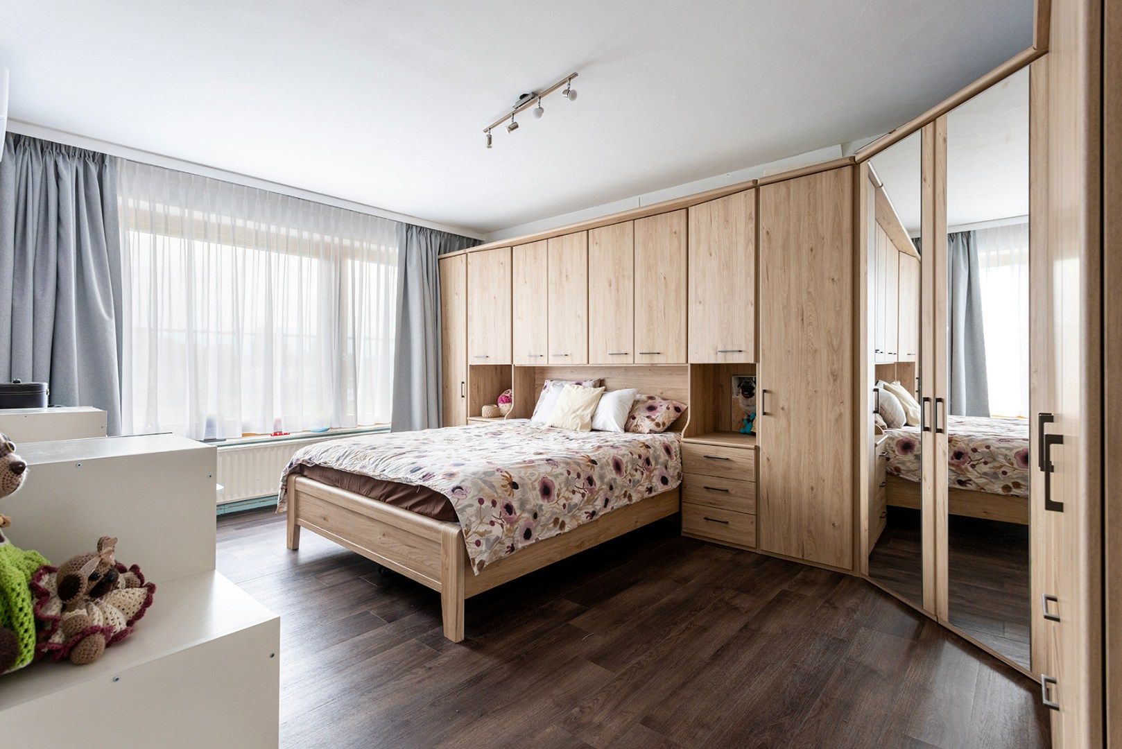 Energiezuinig gerenoveerd 2-slaapkamer appartement (2v) met terras!  foto 9