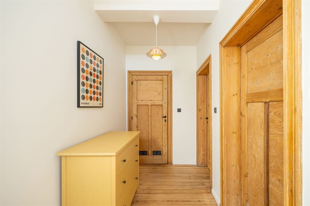 Stijlvol gerenoveerde woning met 3 slaapkamers foto 22