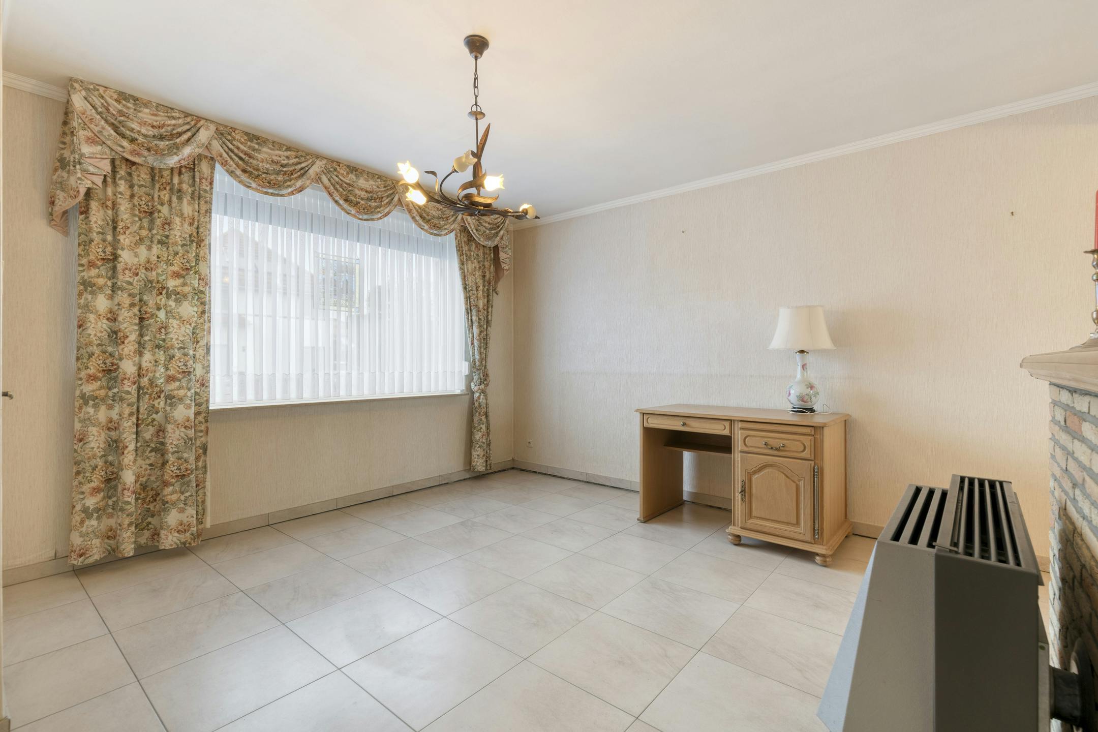 Woning met 3 slaapkamers, garage en tuin te koop. foto 16