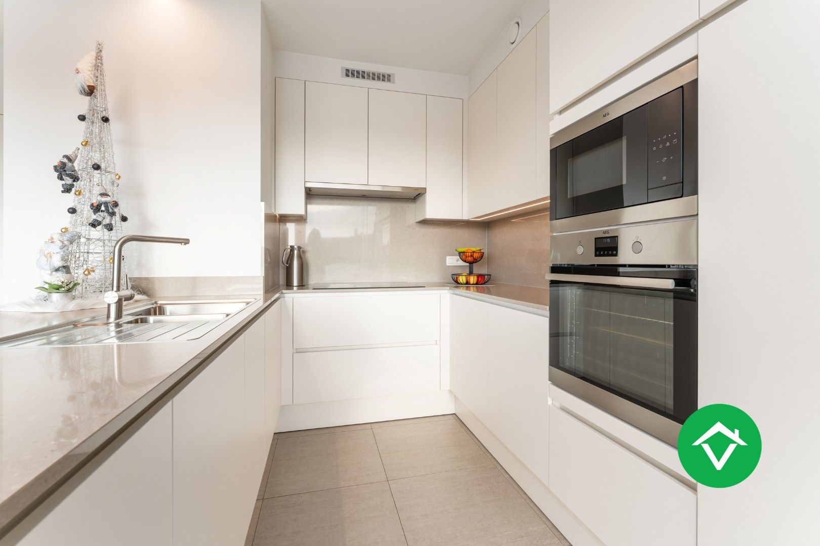 Instapklaar appartement met 2 slaapkamers en volledig ingerichte zolder te Koekelare foto 13