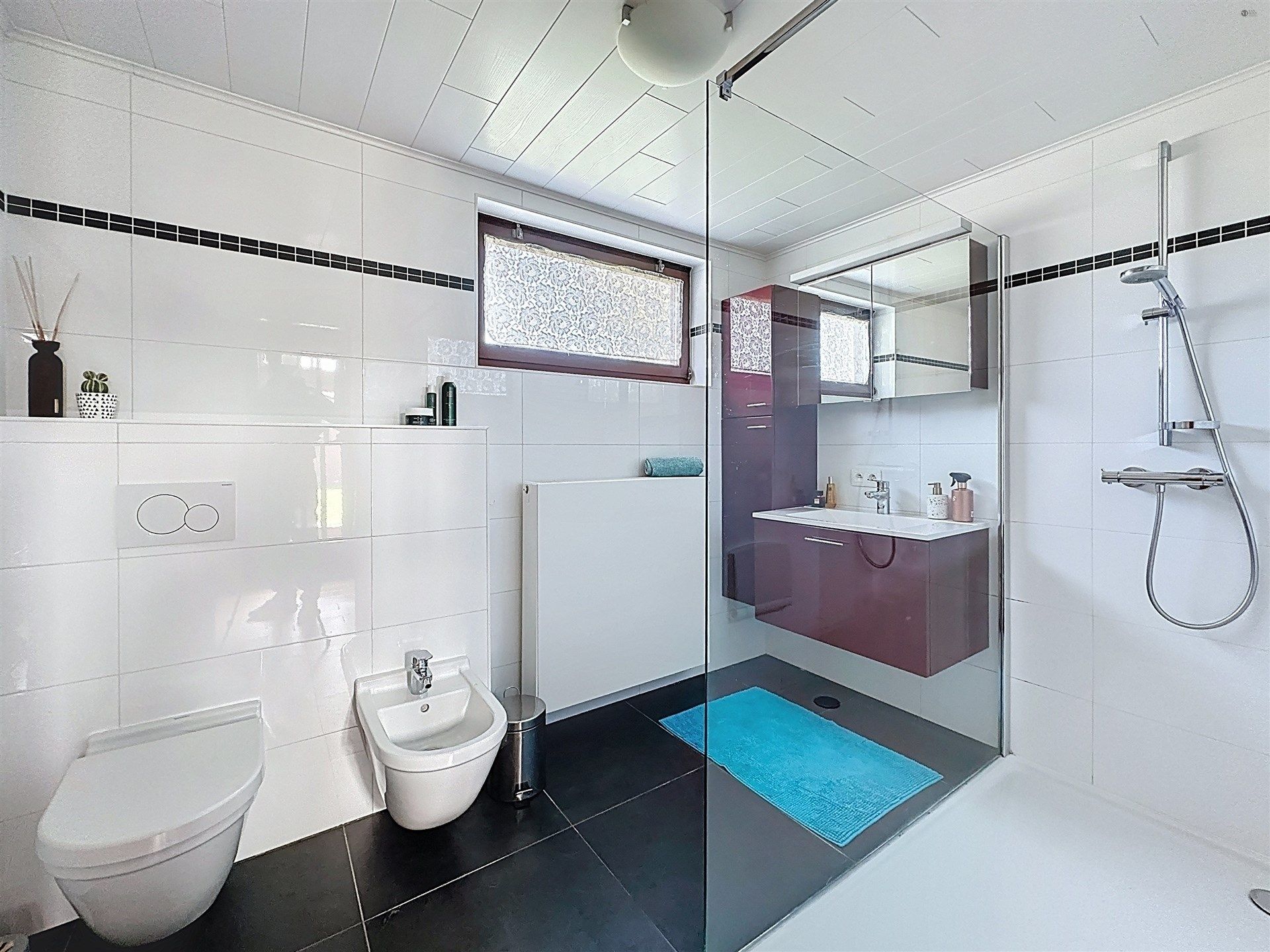Woning met bijgebouw (88m²) op breed perceel van 1562m²  foto 9
