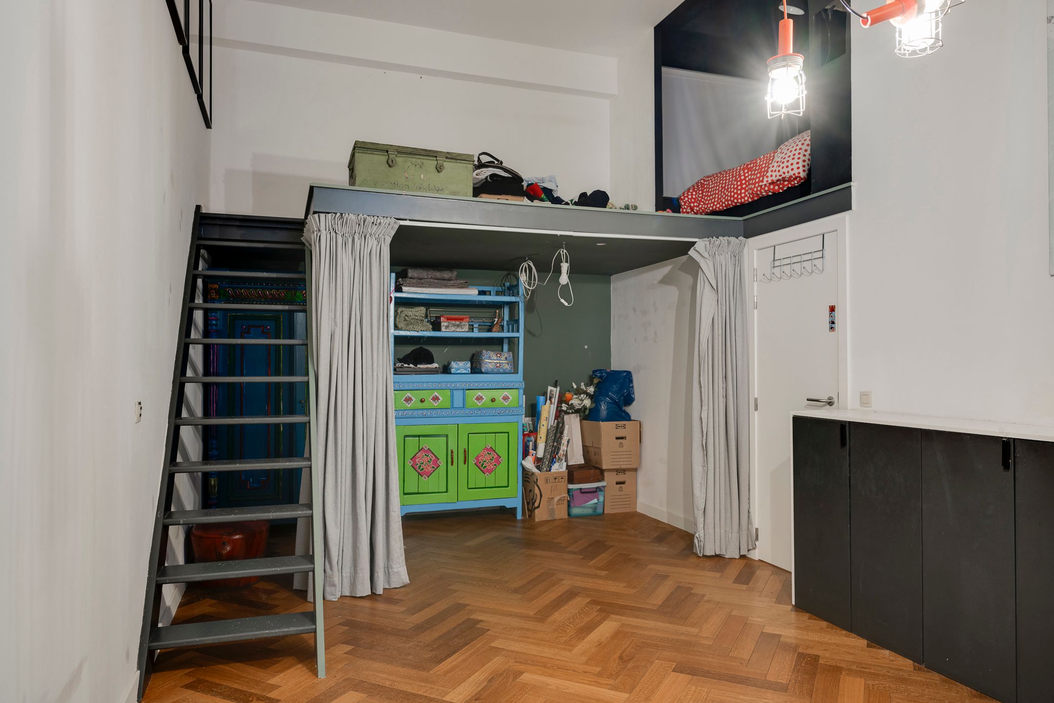 Ruim en karaktervolle loft in voormalige tabaksfabriek foto 17