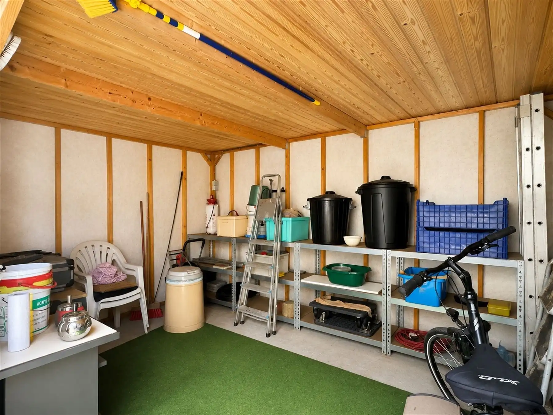 Recente woning met drie ruime slaapkamers en garage foto 14