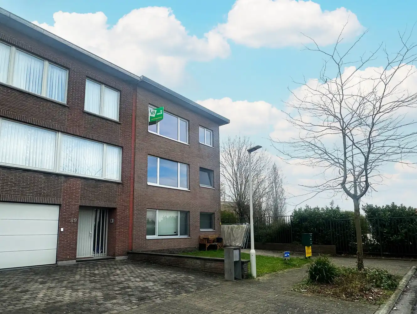 Volledig gerenoveerd 2-slaapkamer appartement in Aartselaar! foto 2