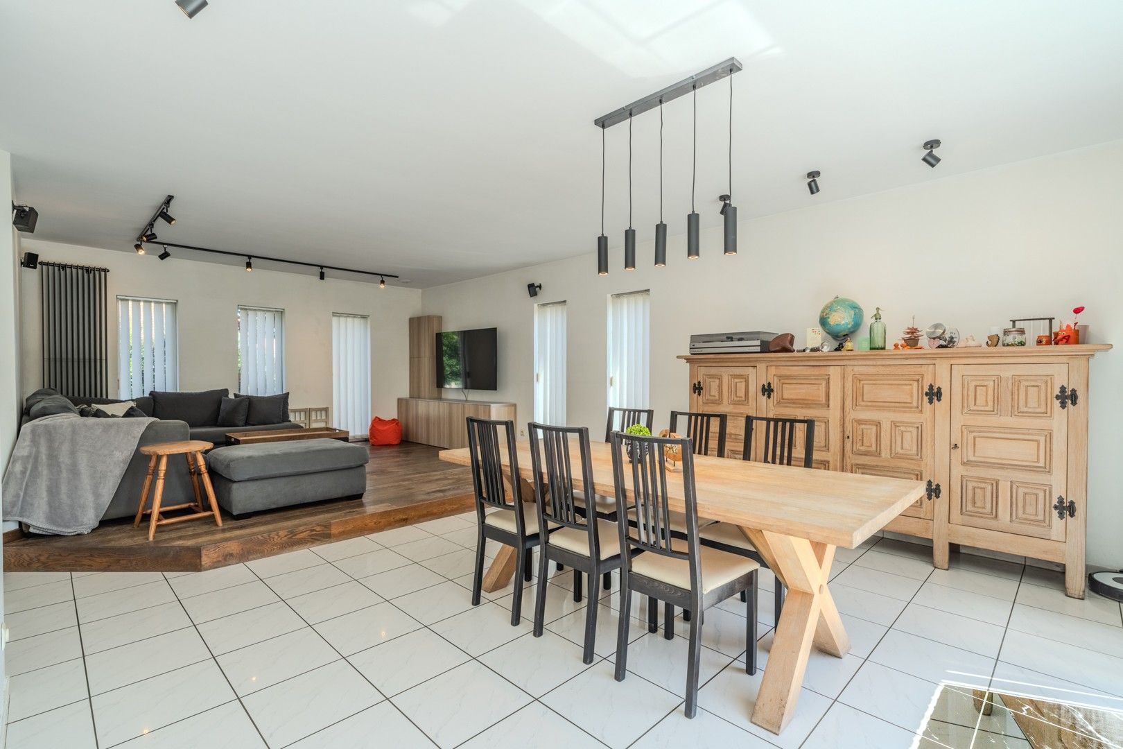 Instapklare woning met loods en vakantie-appartement foto 3