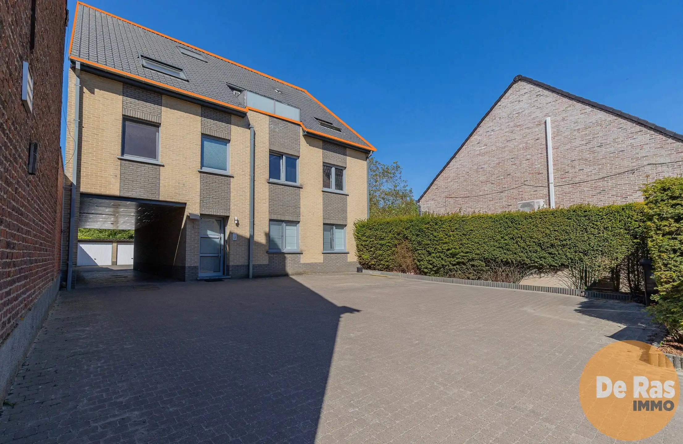 LEDE - Prachtige duplex met 3 slpks/2 terrassen en garage foto {{pictureIndex}}