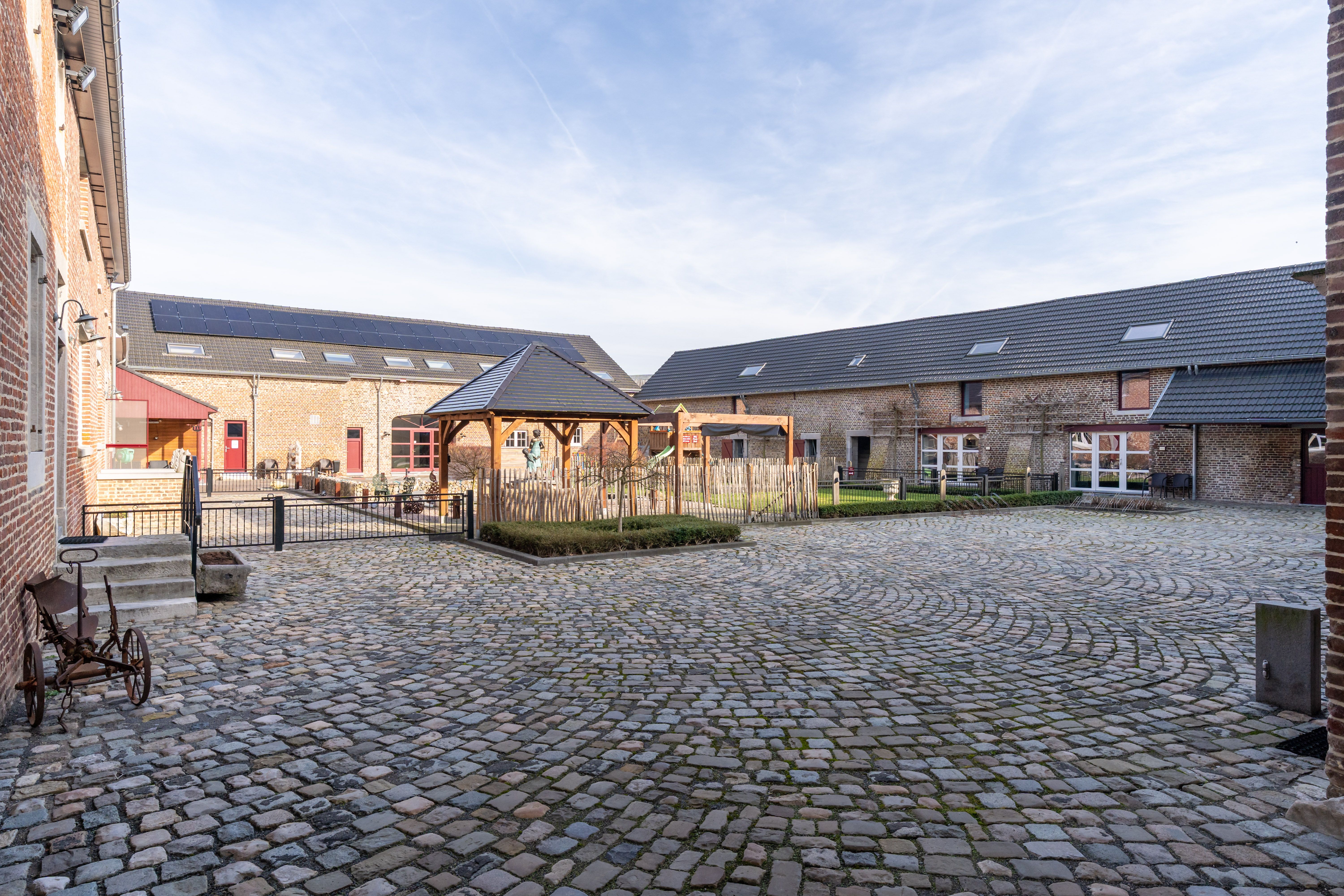 Prachtig gerenoveerde vierkantshoeve (B&B) met wellness te Heers foto 27