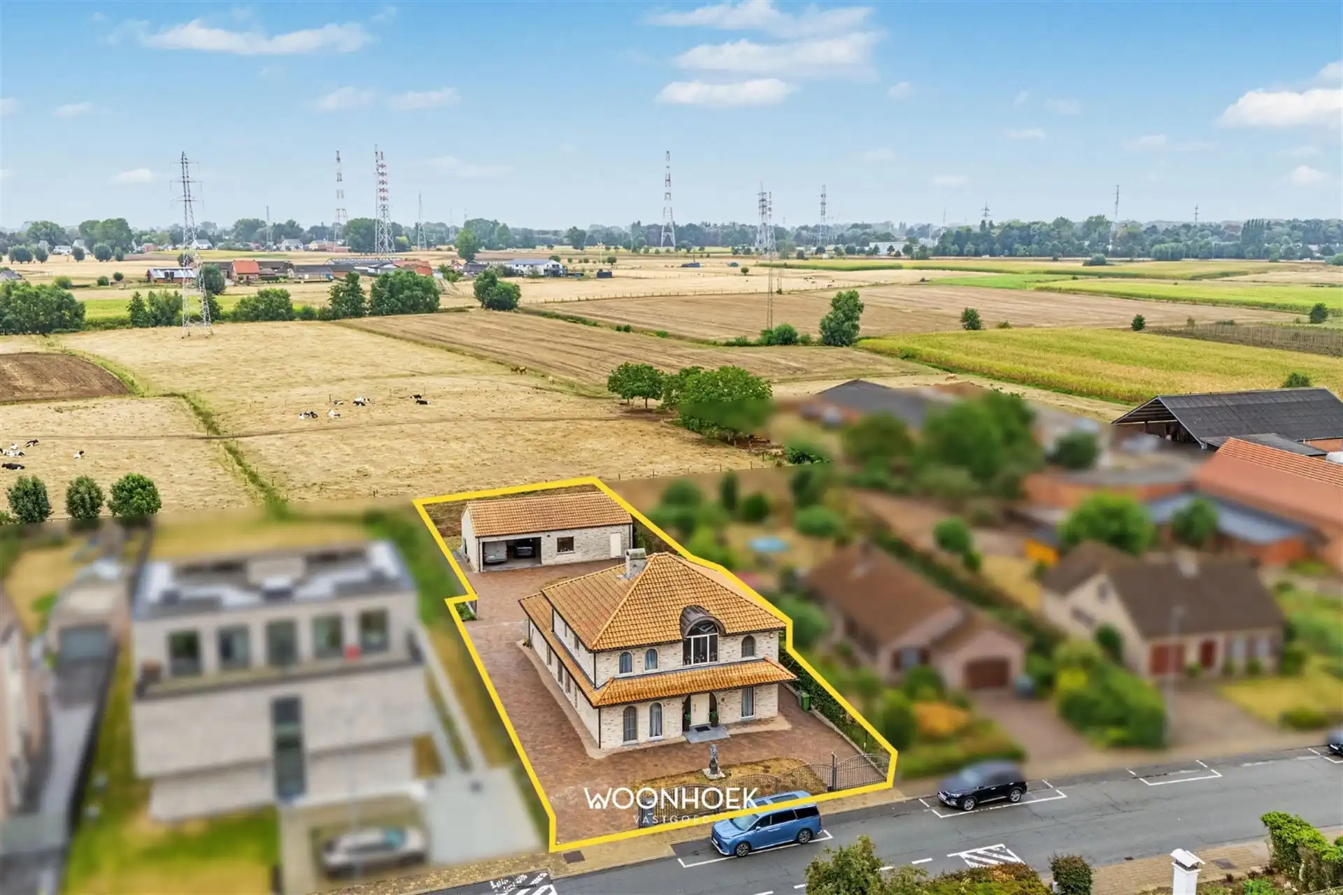 Exclusieve villa met panoramisch uitzicht en magazijn.  foto 23