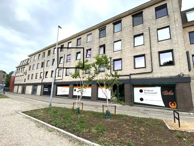 Recent ideaal gelegen volledig gerenoveerd appartement HARTJE Geel 2 slpk, met autostaanplaats foto 2