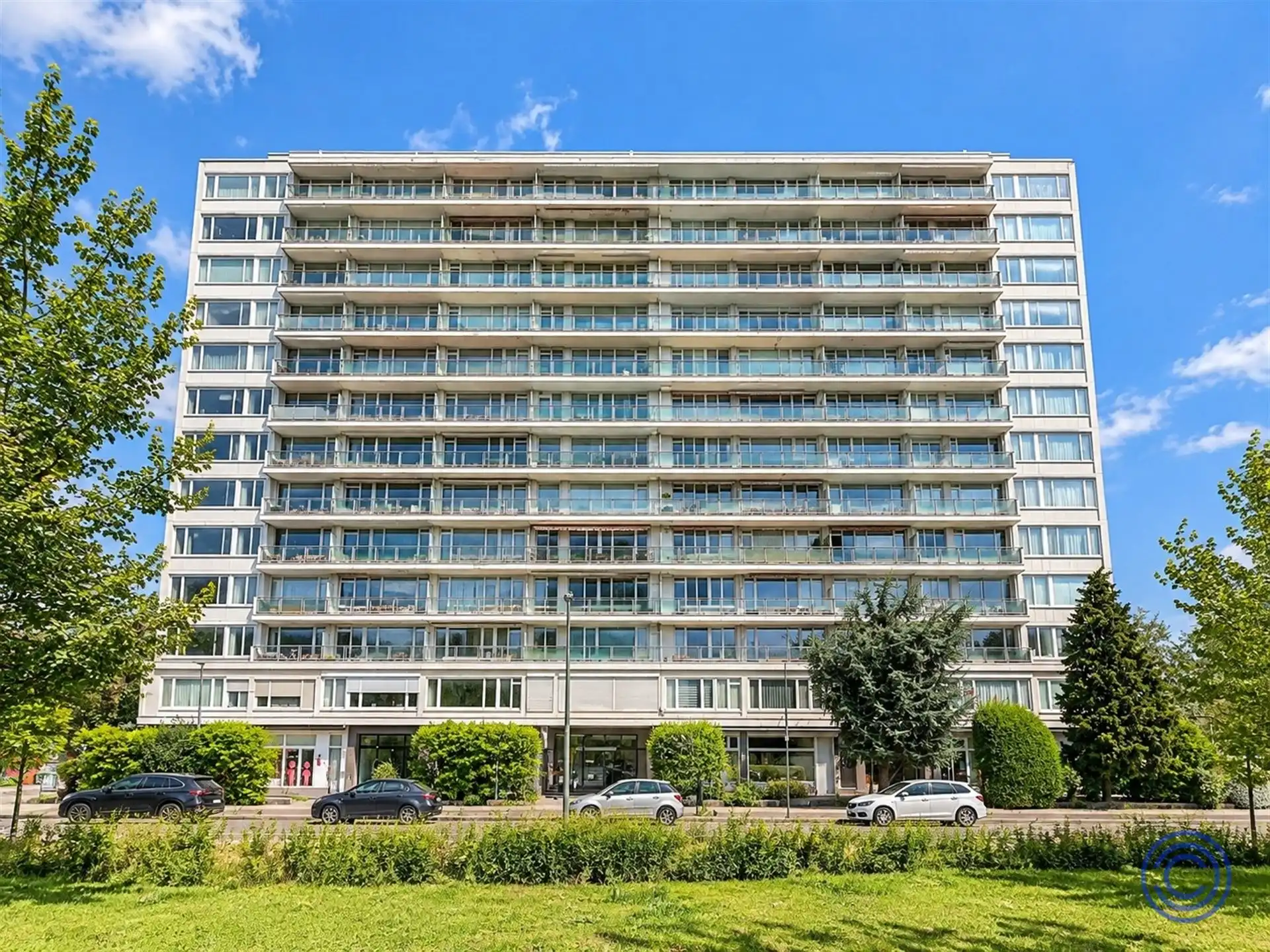 Instapklaar 1-slpk appartement met terras aan het Zuidpark foto 9