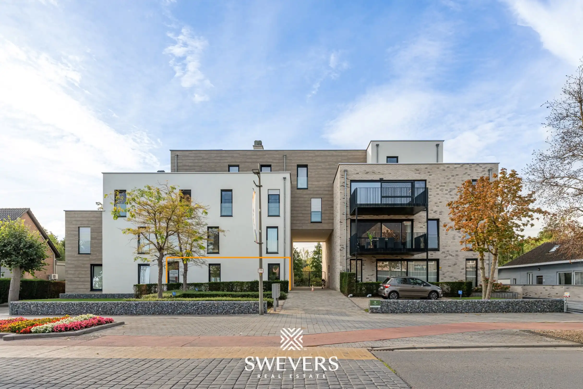 Appartement met twee autostaanplaatsen en terras met uitzicht op prachtige binnentuin foto 20