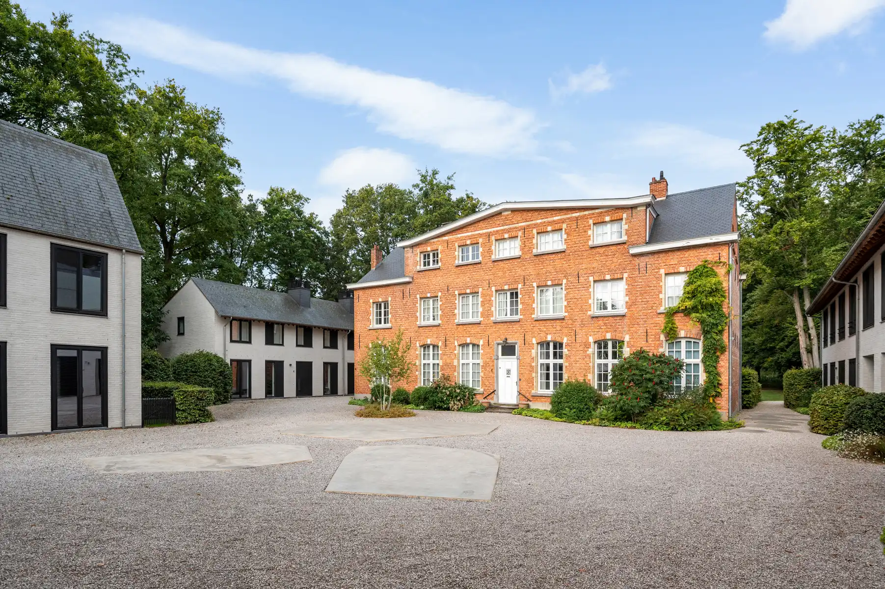 Unieke pastoriewoning in parktuin met uniek uitzicht foto 28