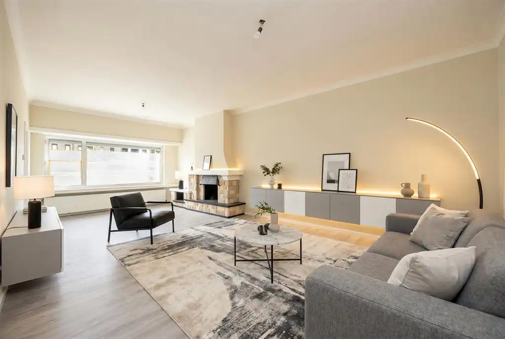 Instapklaar gelijkvloersappartement met stadskoer foto {{pictureIndex}}