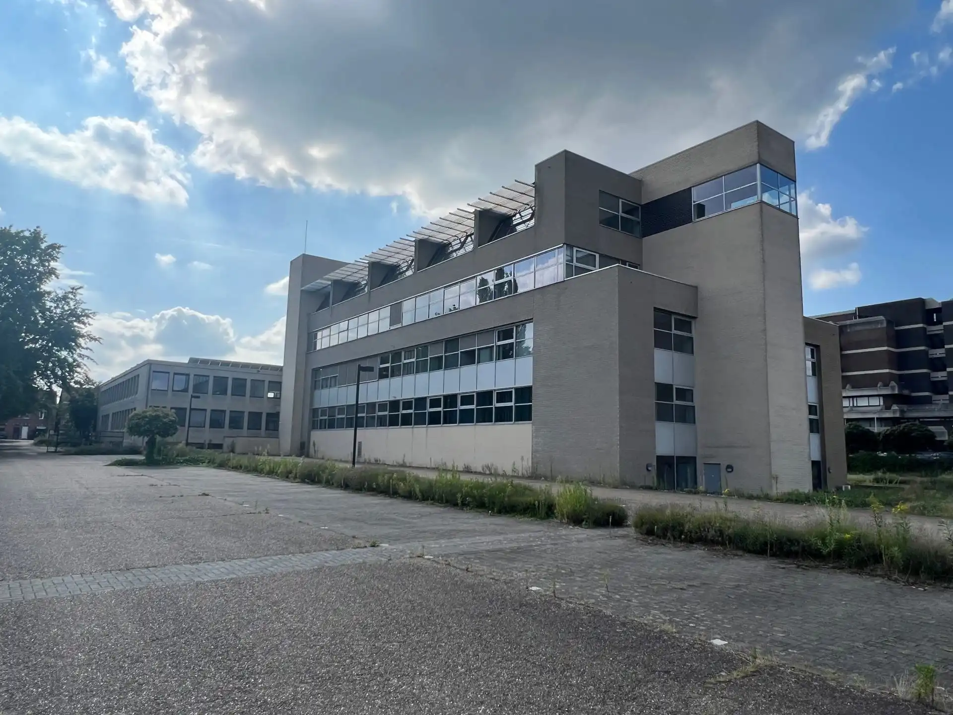 KANTOORGEBOUW IN HASSELT foto 2