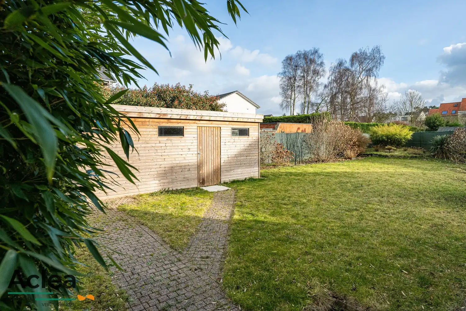 Ruime gezinswoning op een mooi perceel in de Witte Wijk foto 17