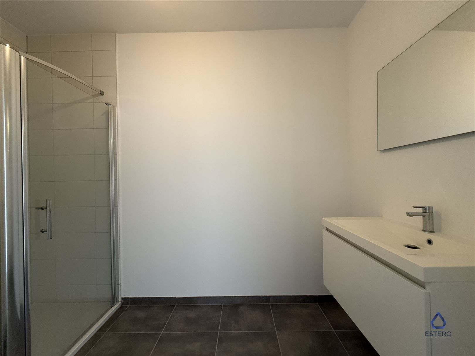 Nieuwbouwappartement met 1 slaapkamer en terras foto 12